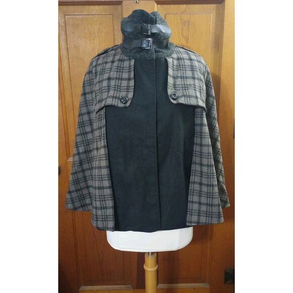 Ryu Jackets & Blazers - RYU Women's Wool Blend CAPE Jacket L New Plaid Black Steampunk Dickens Sherlock